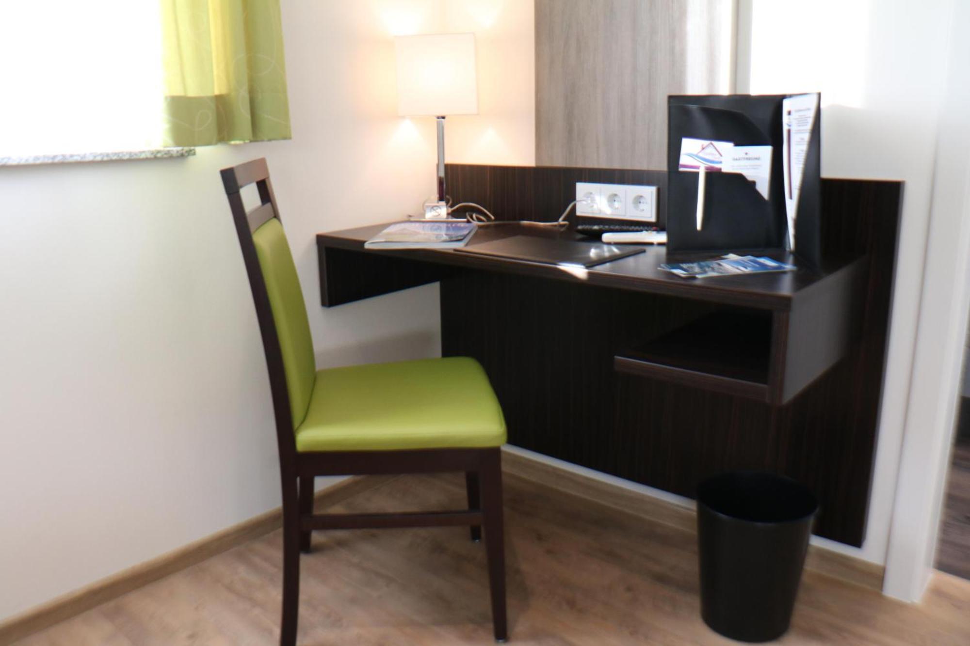 Hotel Gaestehaus Stock Zimmer Kraeuterstueble Friedrichshafen Dış mekan fotoğraf
